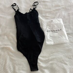Chic Black Bodysuit XS/S
